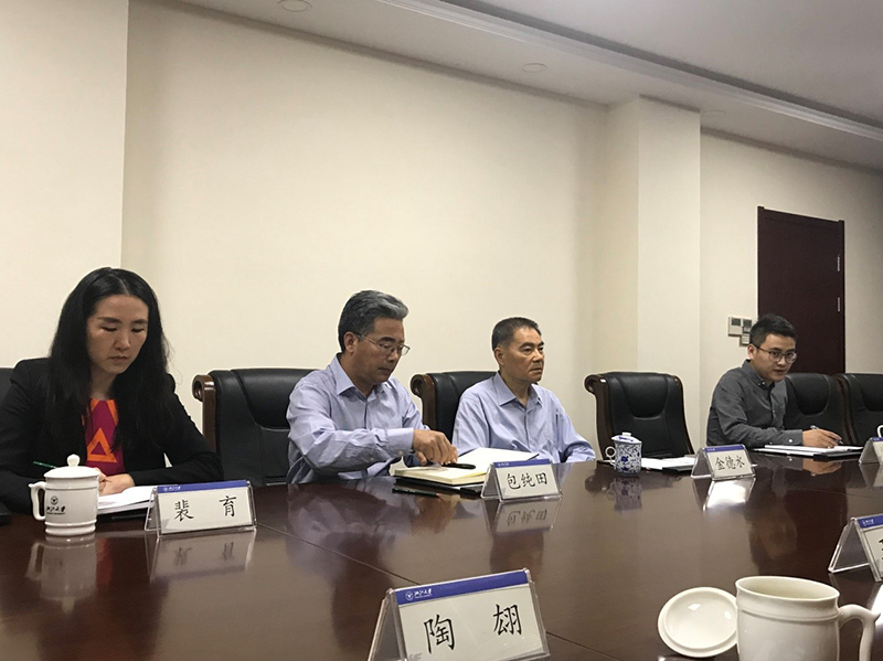 韩亚金融代表团来浙大洽谈合作事宜
