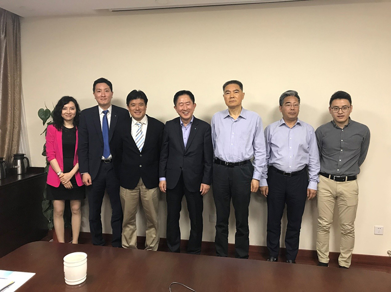 韩亚金融代表团来浙大洽谈合作事宜